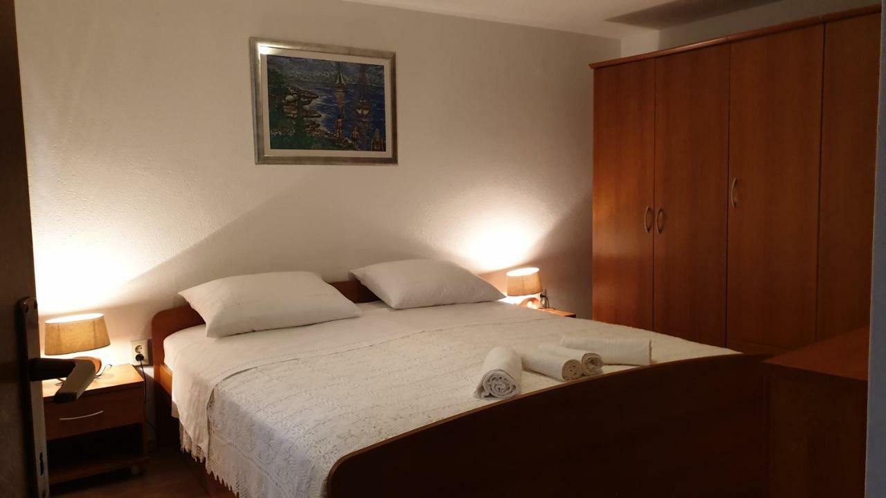 Apartman Biserka Pitve Exterior photo