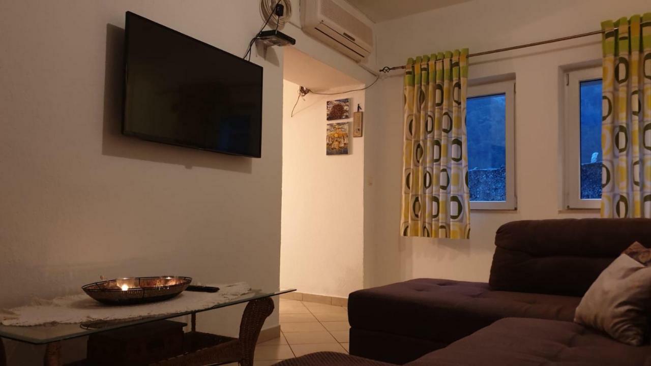 Apartman Biserka Pitve Exterior photo